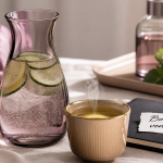Boisson pour perdre du ventre : eau infusée au thé vert, citron et concombre