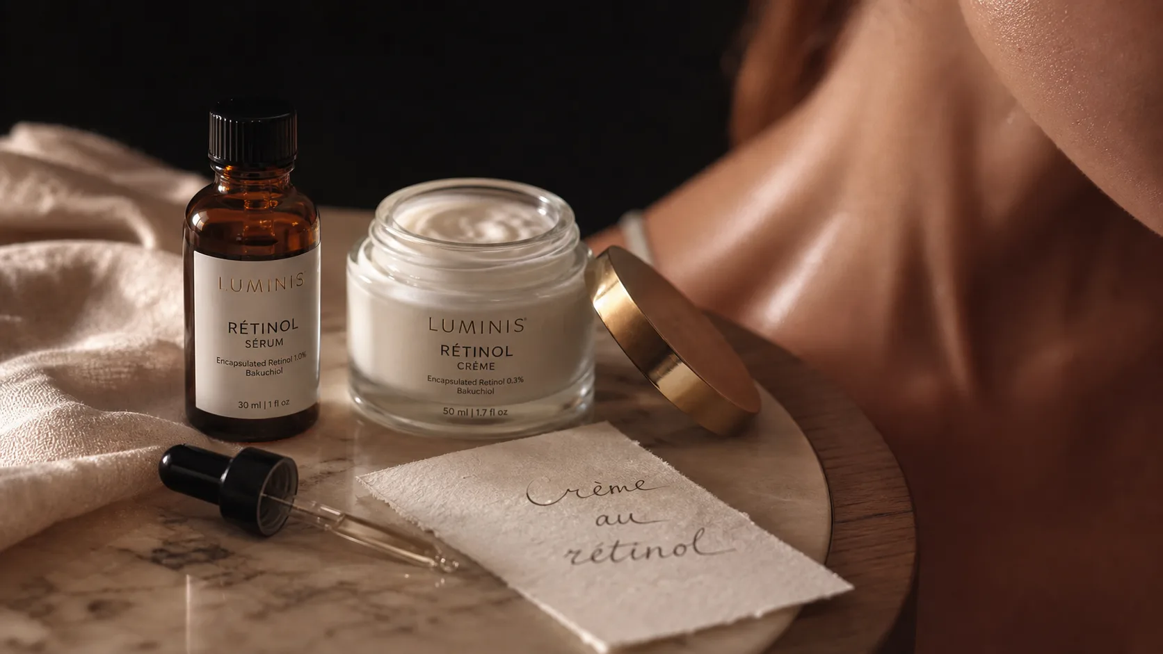 Quelle est la meilleure crème au rétinol ? flacon, pot crème, peau sensible, rides et acné