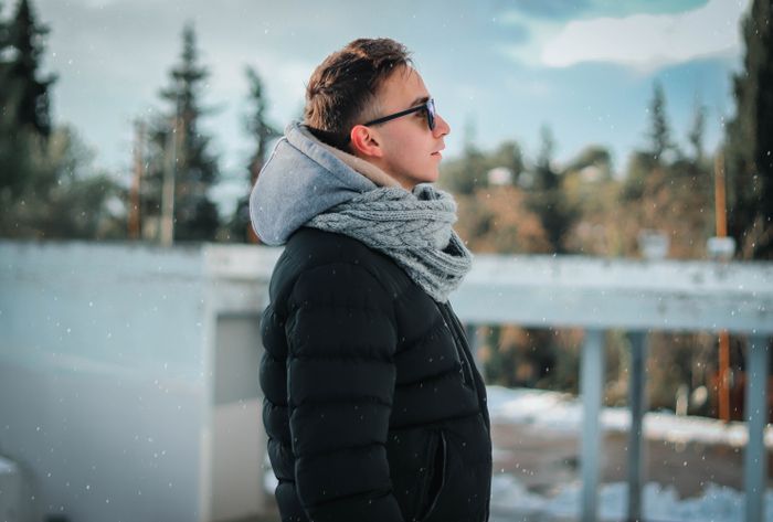 Comment porter une doudoune homme avec style en ville ?